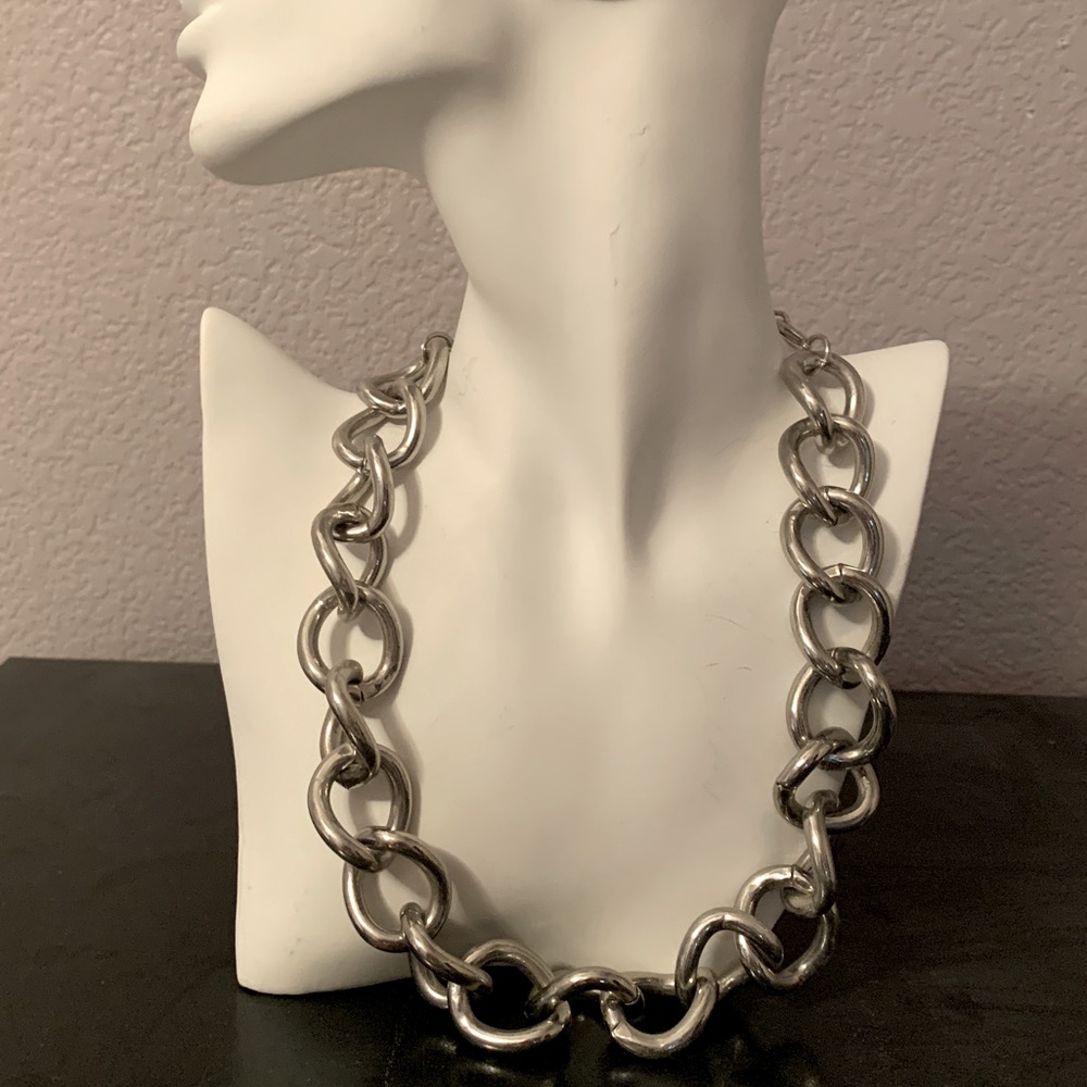 Chain link necklace